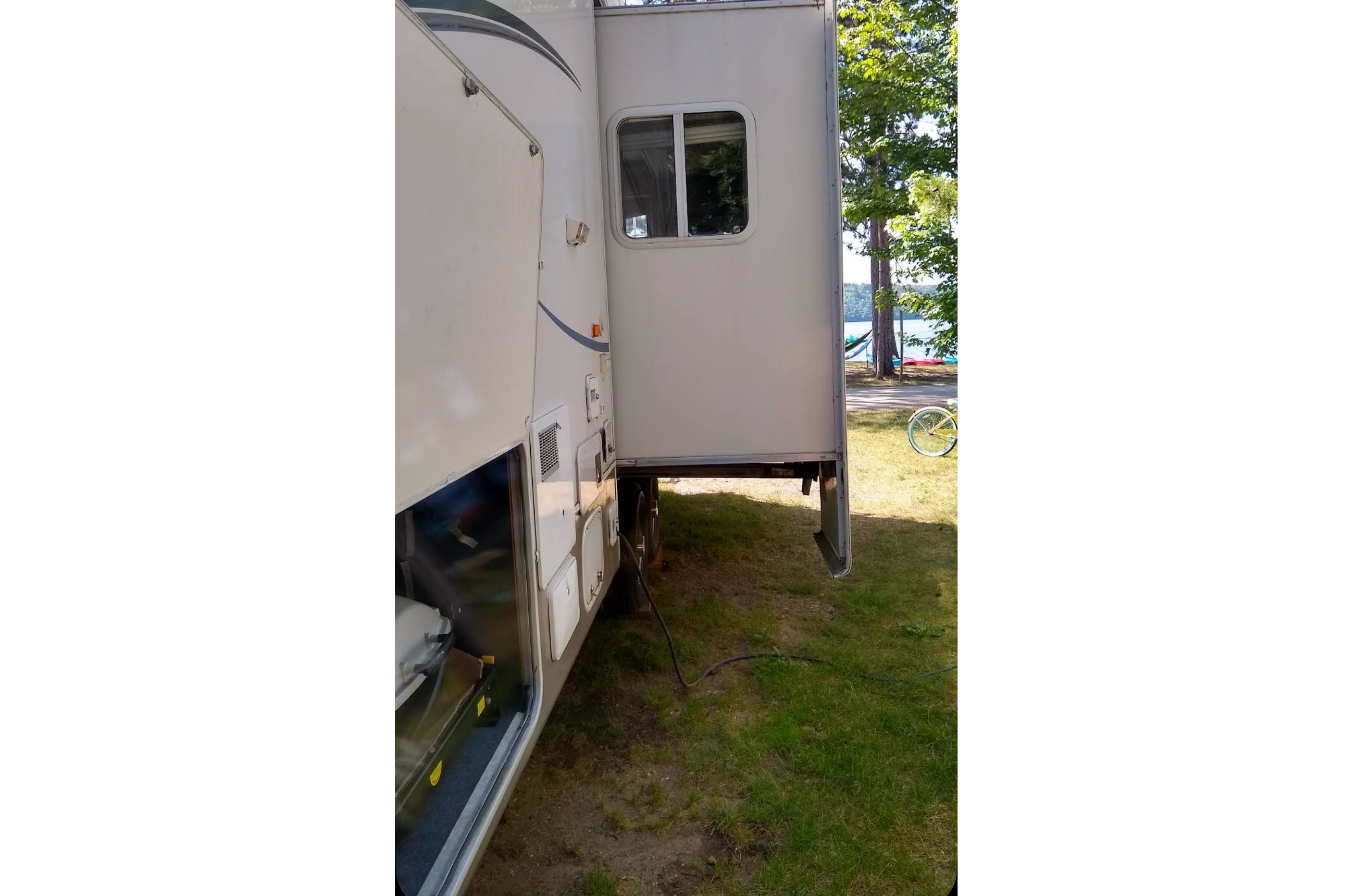 Scott's SunnyBrook Titan Fifth Wheel