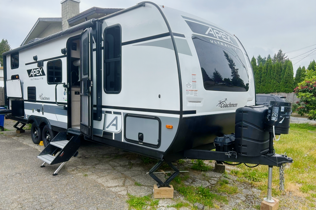 Andrej 's Coachmen Apex ultra light  Travel Trailer - 245BHS 