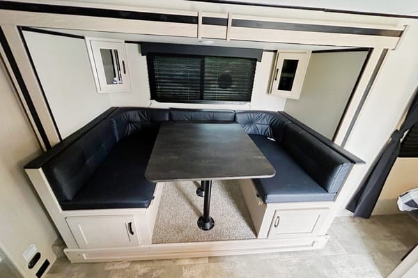 Andrej 's Coachmen Apex ultra light Travel Trailer - 245BHS
