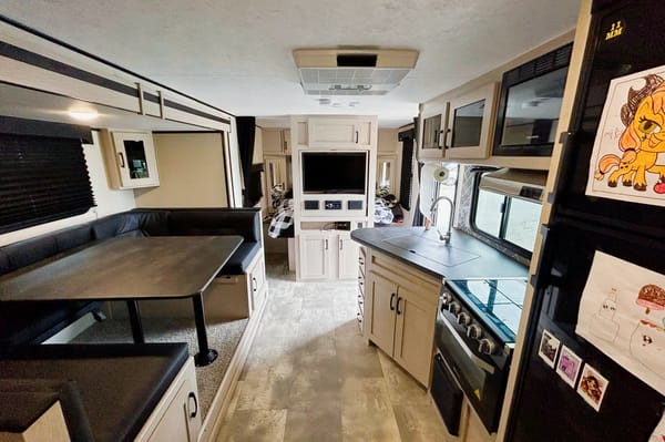 Andrej 's Coachmen Apex ultra light Travel Trailer - 245BHS