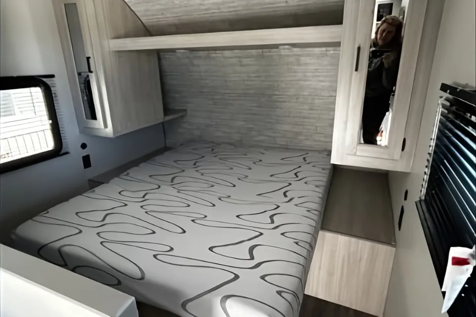 Kyle's Forest River Aurora 26BH Travel Trailer