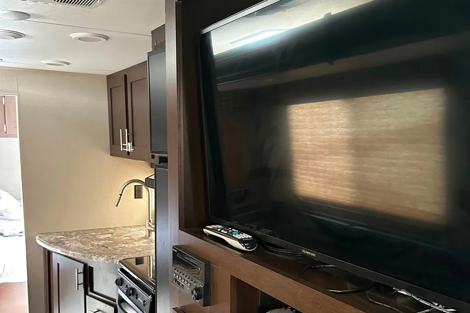 KZ Sportsman Travel Trailer