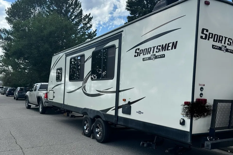 KZ Sportsman Travel Trailer