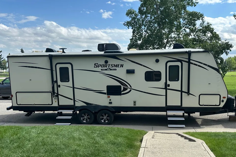 KZ Sportsman Travel Trailer