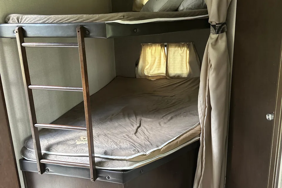 KZ Sportsman Travel Trailer