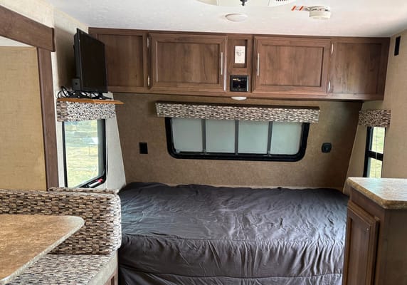 Steven's Sportsman Kz Travel Trailer