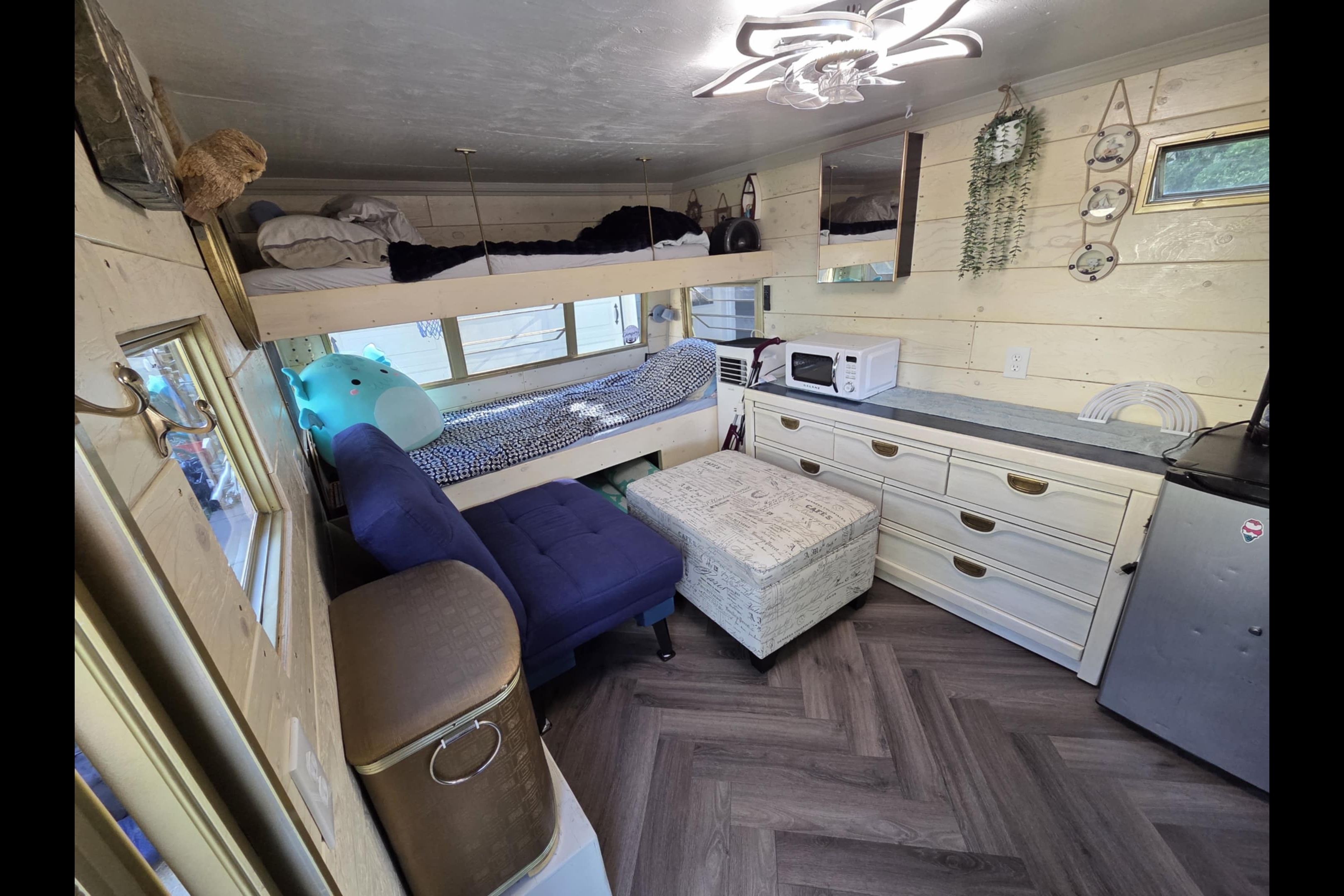 ☀️ Meet Sunny — Your Cozy, Retro-Inspired Travel Trailer