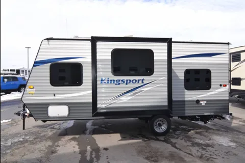 Perfect layout w bunks, AC, heat, washroom.