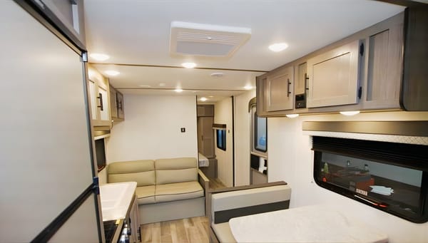 Cruz’s Gulf Stream Kingsport 26BHG Travel Trailer