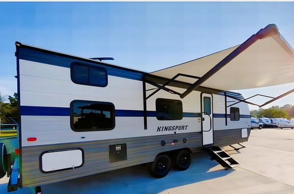Cruz’s Gulf Stream Kingsport 26BHG Travel Trailer