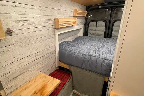 Rob's Custom Ford Transit 350 Campervan