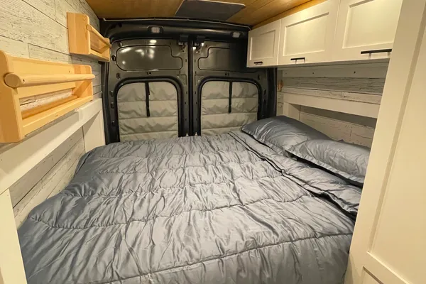 Rob's Custom Ford Transit 350 Campervan