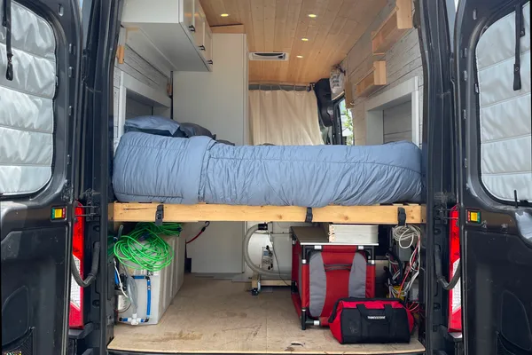 Rob's Custom Ford Transit 350 Campervan