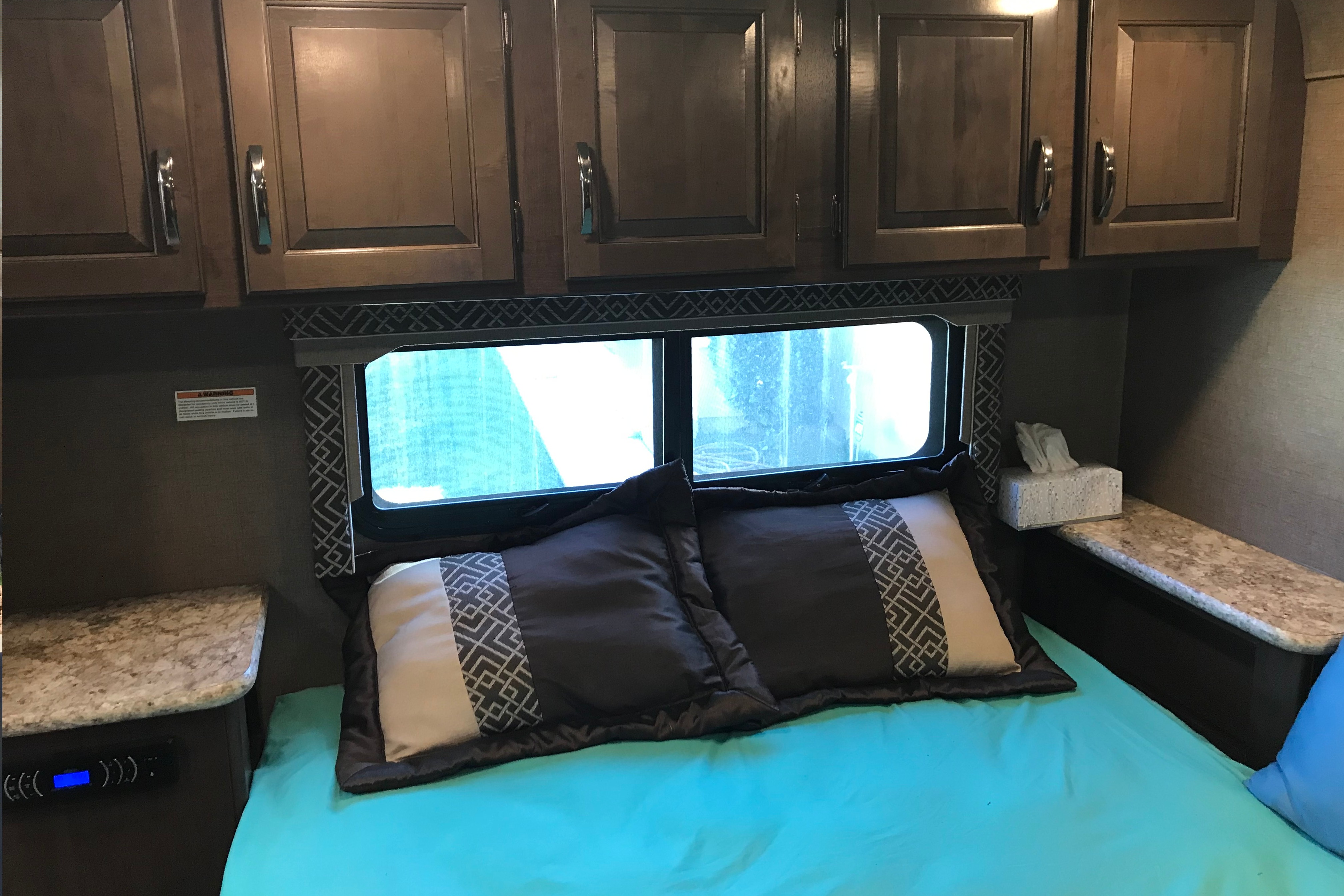 FWII - Bunkhouse family bunkhouse with outside TV - DELIVERY ONLY