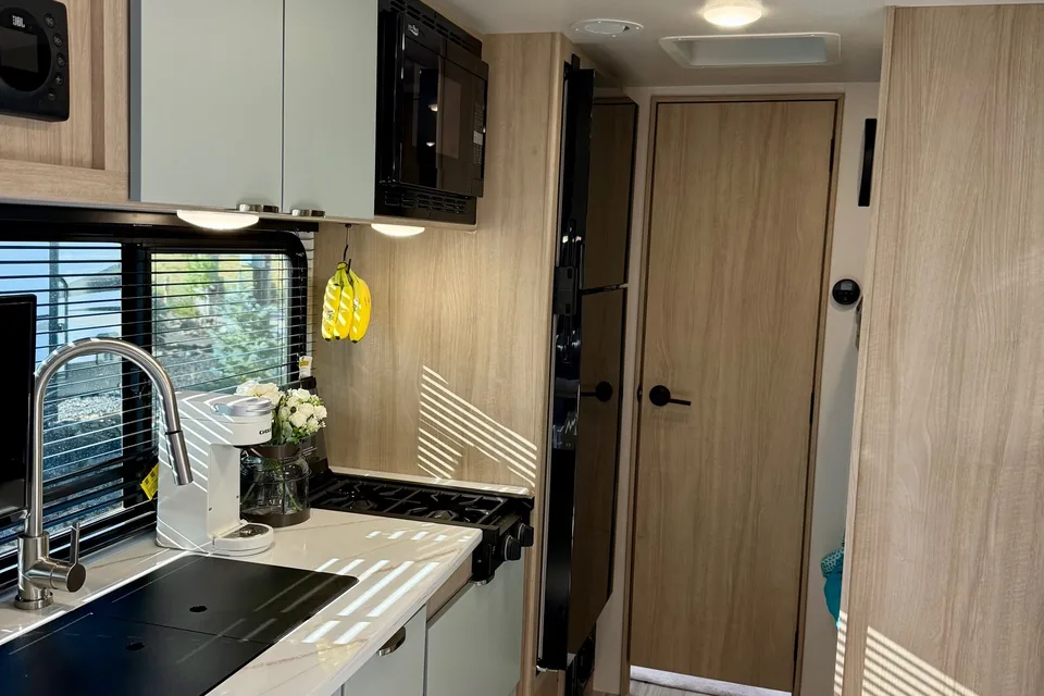 Roam & Rise RV Rentals | Winnebago Micro Minnie Travel Trailer