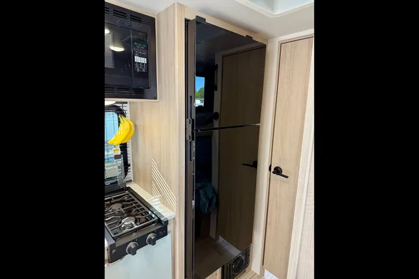 Roam & Rise RV Rentals | Winnebago Micro Minnie Travel Trailer