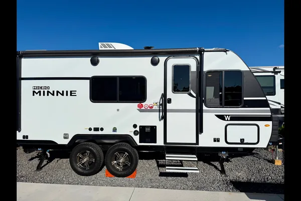 Roam & Rise RV Rentals | Winnebago Micro Minnie Travel Trailer