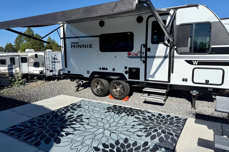 Roam & Rise RV Rentals | Winnebago Micro Minnie Travel Trailer