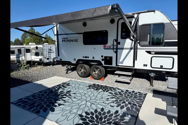 Roam & Rise RV Rentals | Winnebago Micro Minnie Travel Trailer