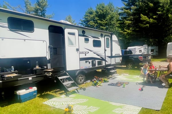 2022 Jayco Jay Feather 24BH
