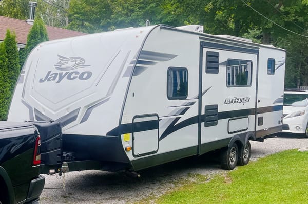 2022 Jayco Jay Feather 24BH