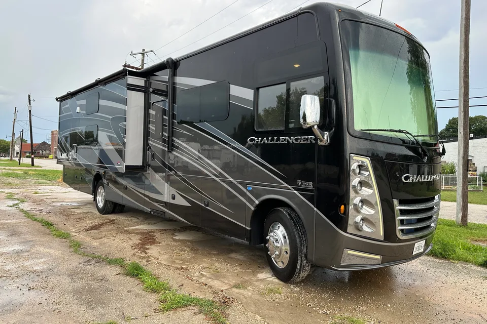 2022 Thor Motor Coach Challenger 37DS Class A