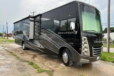 2022 Thor Motor Coach Challenger 37DS Class A