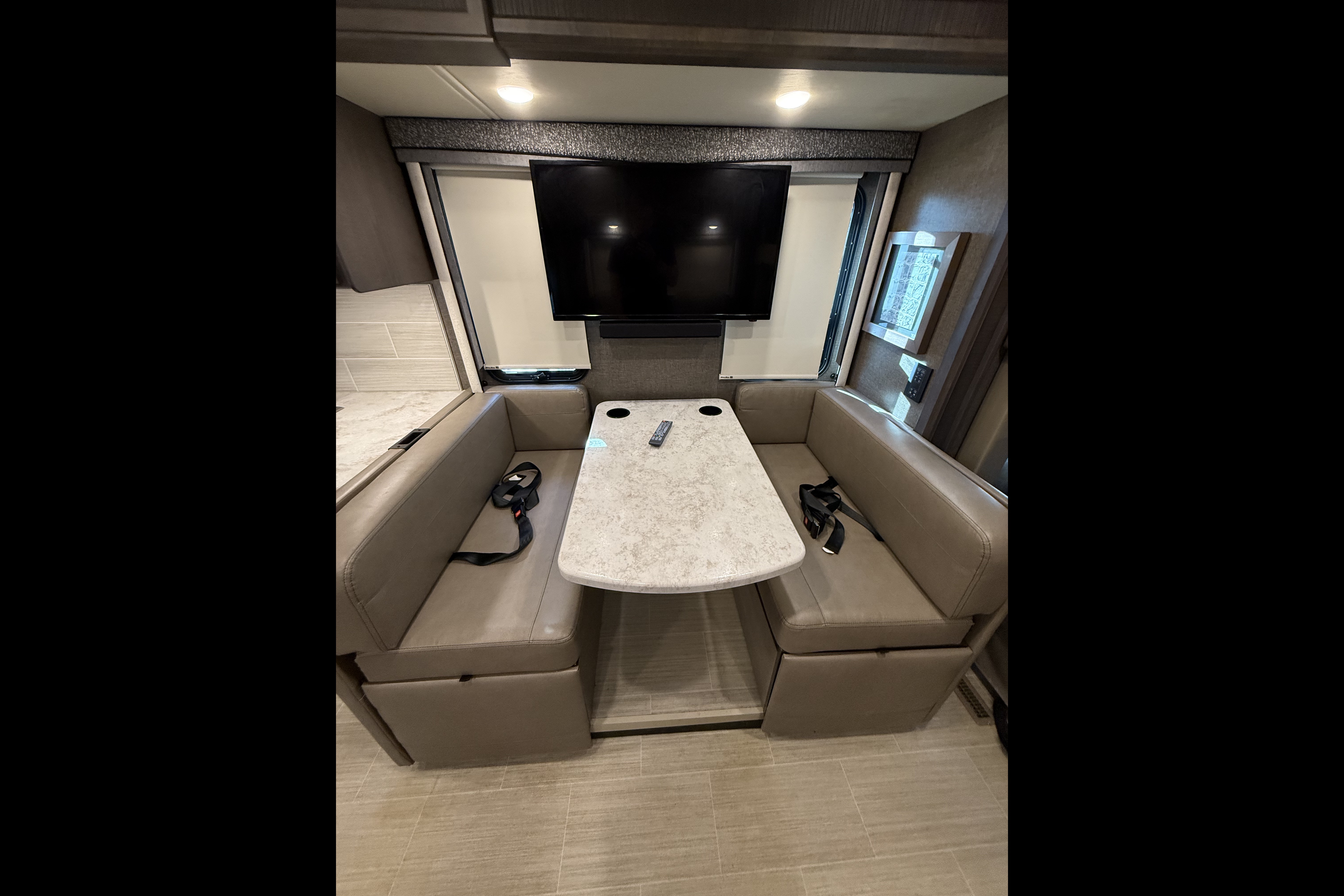 2022 Thor Motor Coach Challenger 37DS Class A