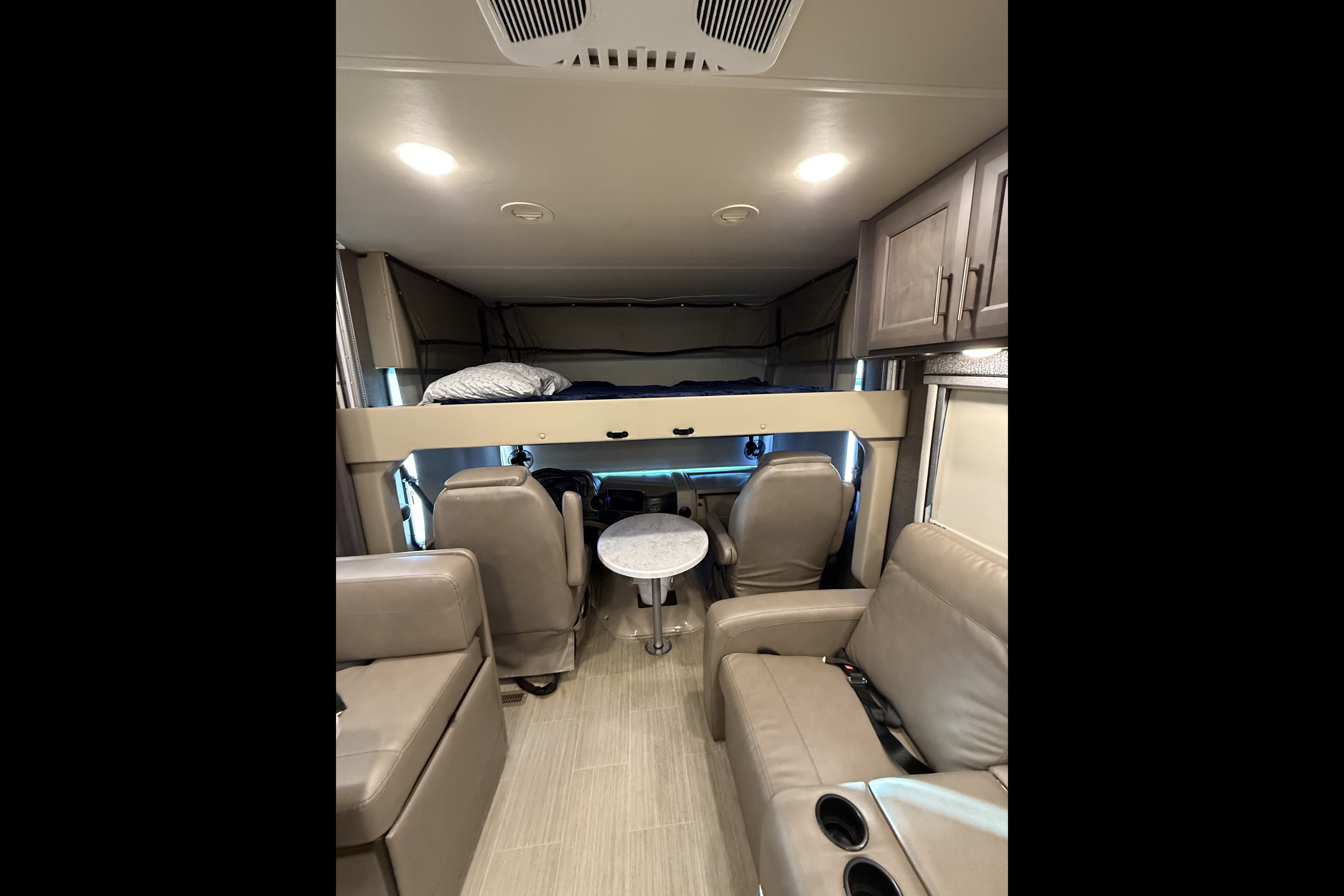 2022 Thor Motor Coach Challenger 37DS Class A