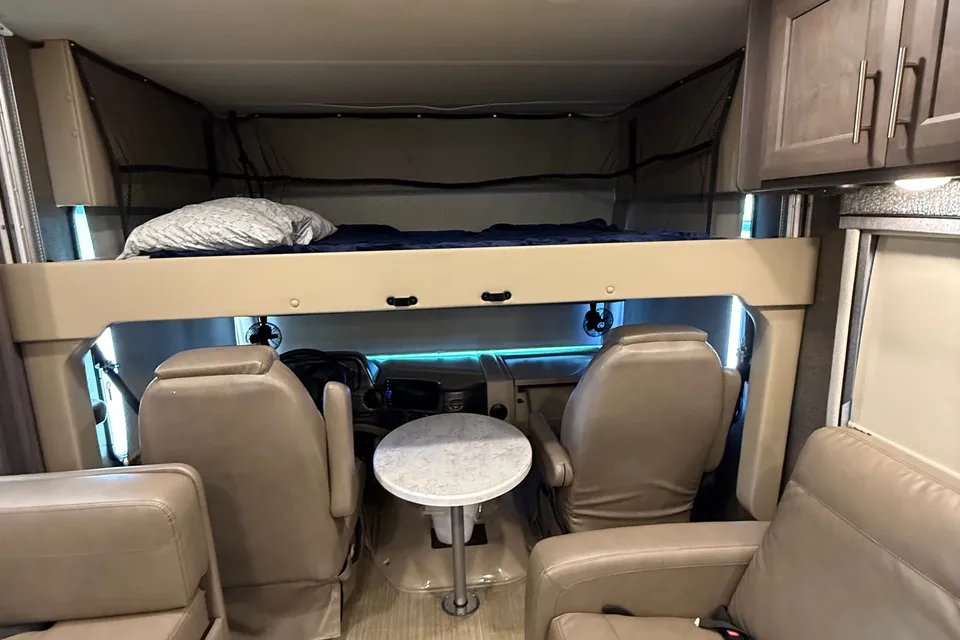 2022 Thor Motor Coach Challenger 37DS Class A