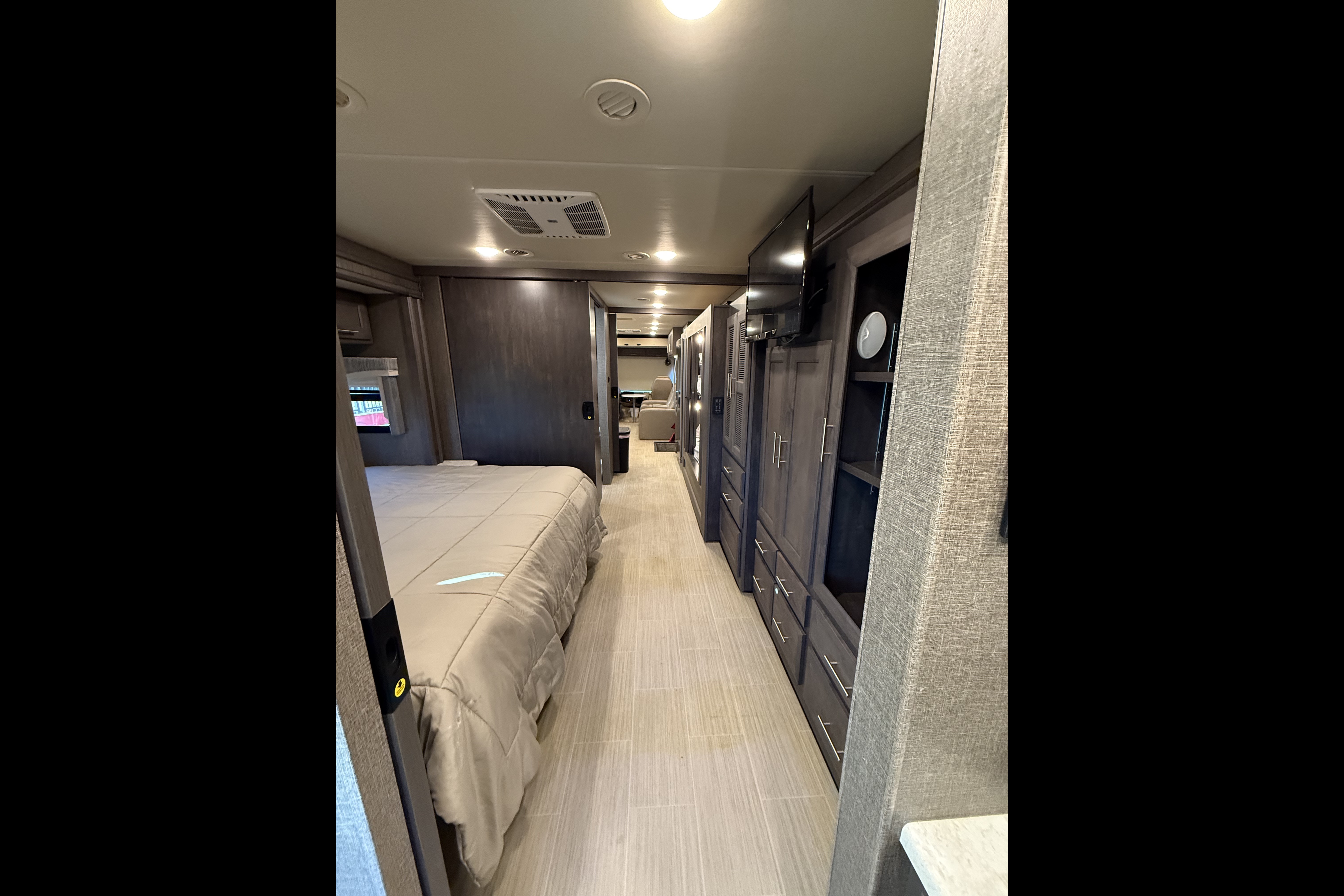 2022 Thor Motor Coach Challenger 37DS Class A