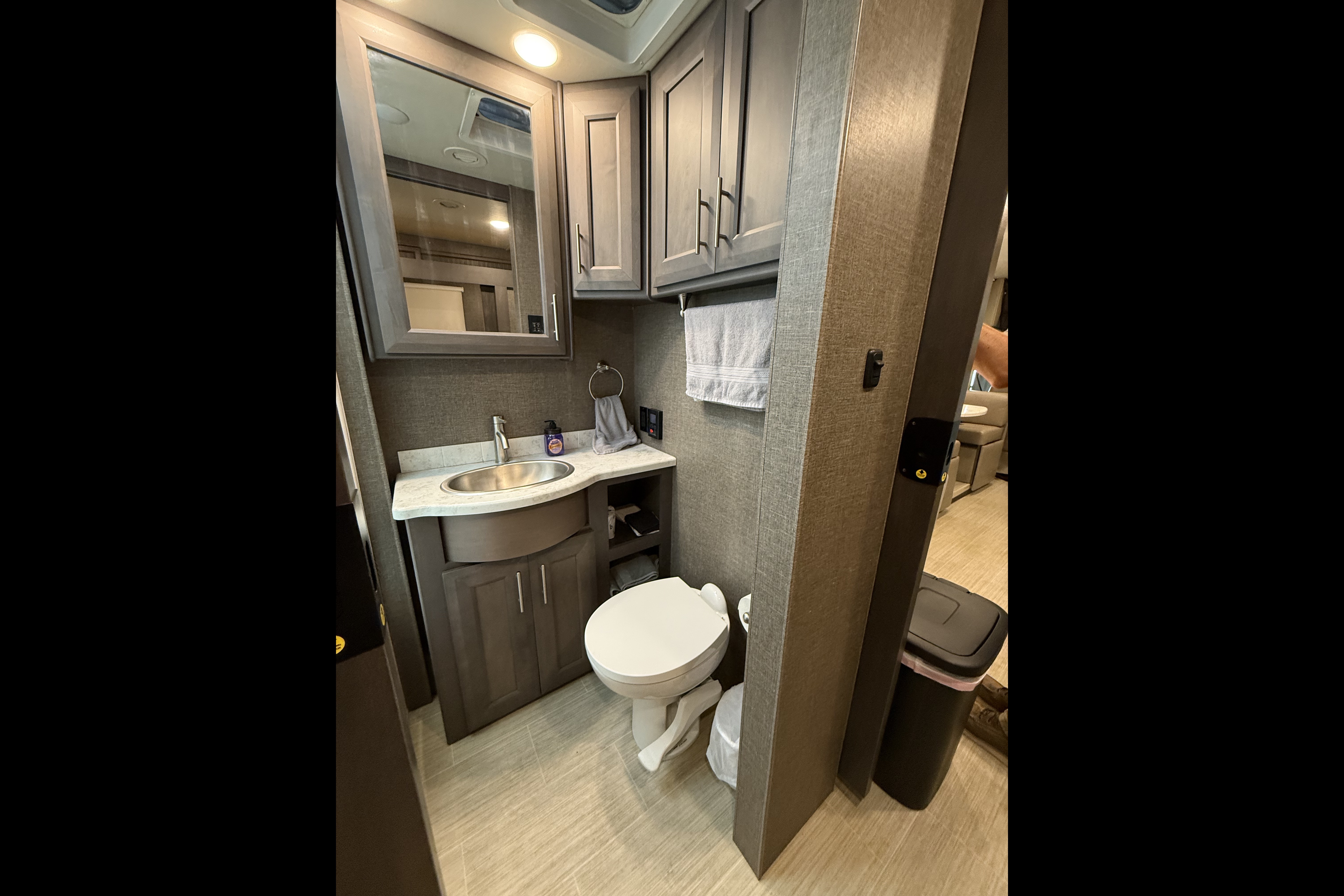 2022 Thor Motor Coach Challenger 37DS Class A