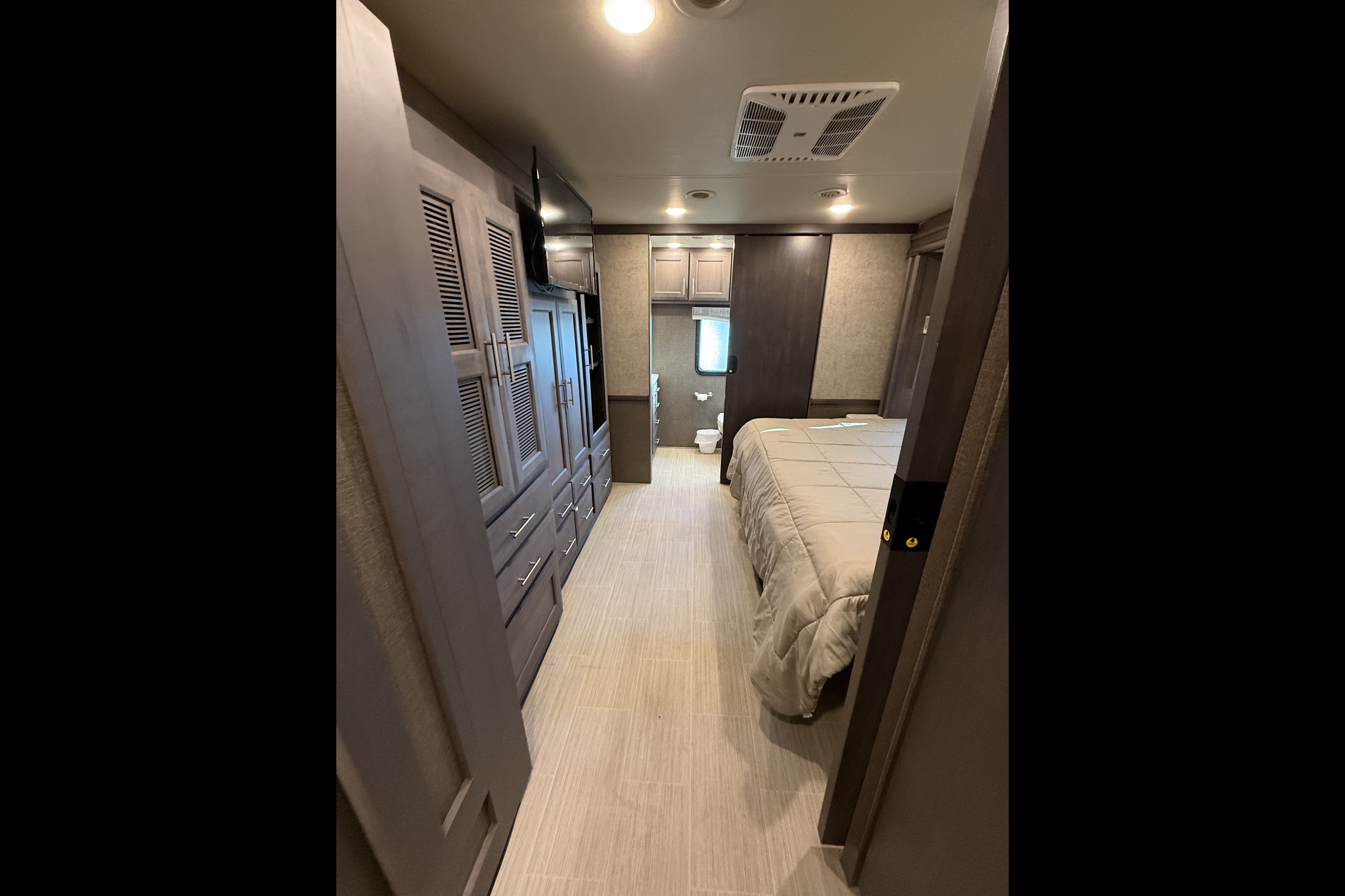 2022 Thor Motor Coach Challenger 37DS Class A