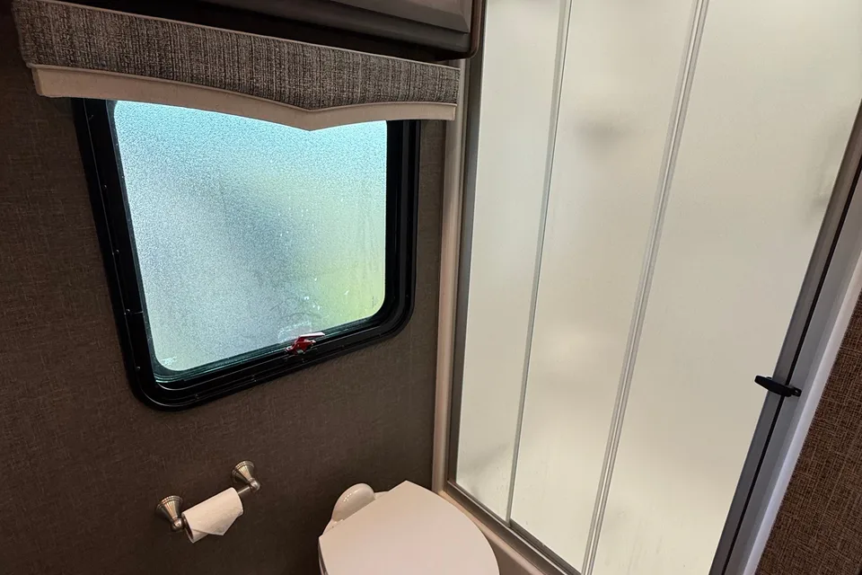 2022 Thor Motor Coach Challenger 37DS Class A