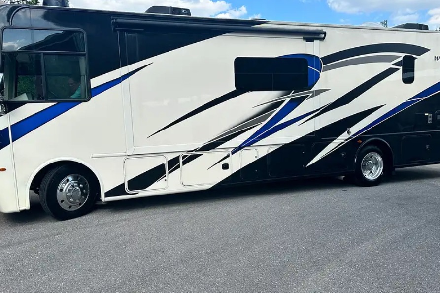 Golden Trails Motor-Coach