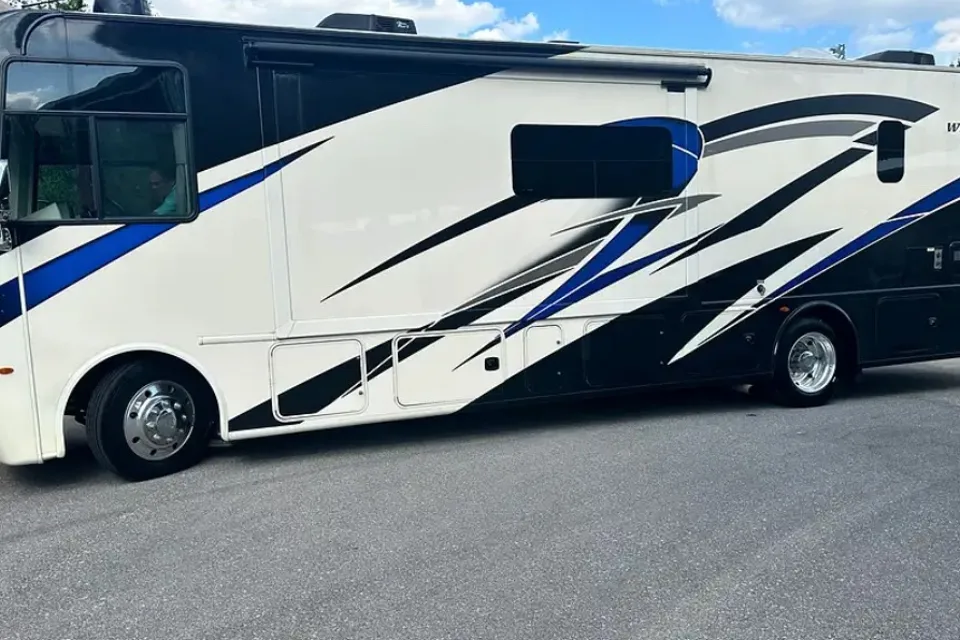 Golden Trails Motor-Coach