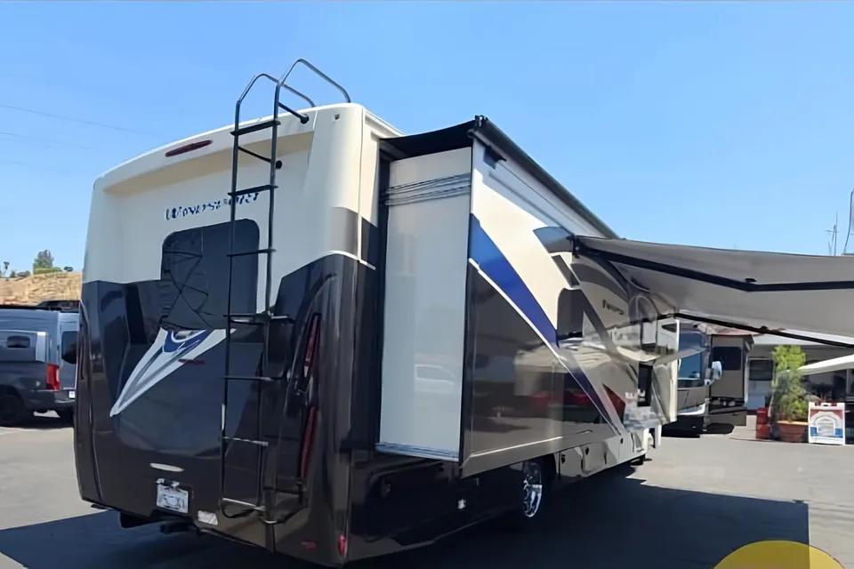 Golden Trails Motor-Coach