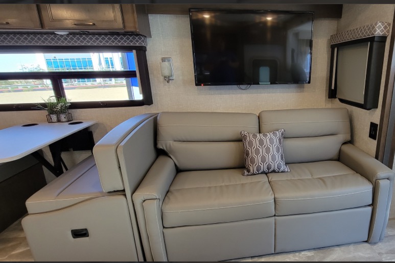 Golden Trails Motor-Coach