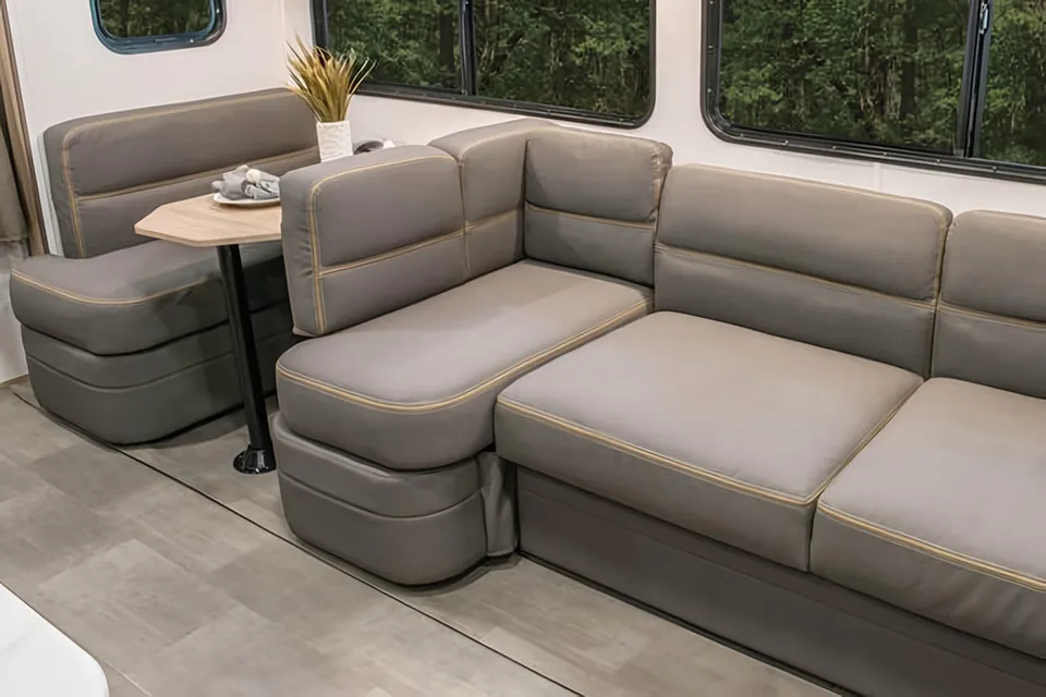 Campster's Cruiser RV Avenir A-27BH Travel Trailer