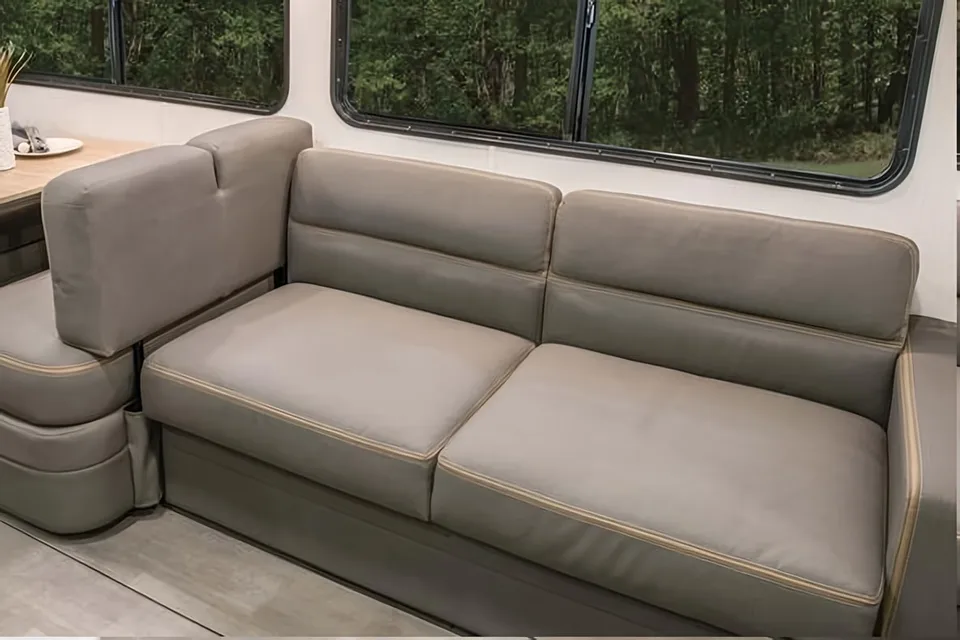 Campster's Cruiser RV Avenir A-27BH Travel Trailer