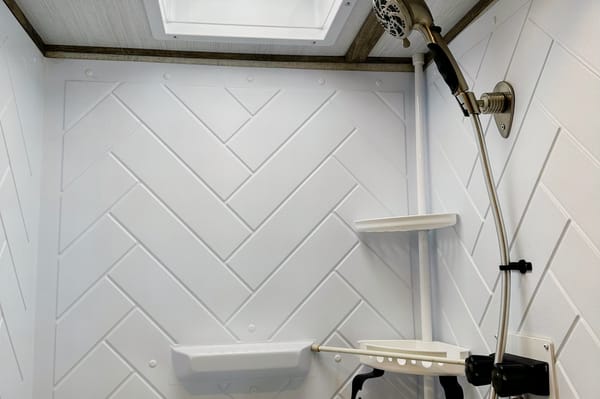 Glamping Made Easy! Full Size Bathroom!! Pet Friendly