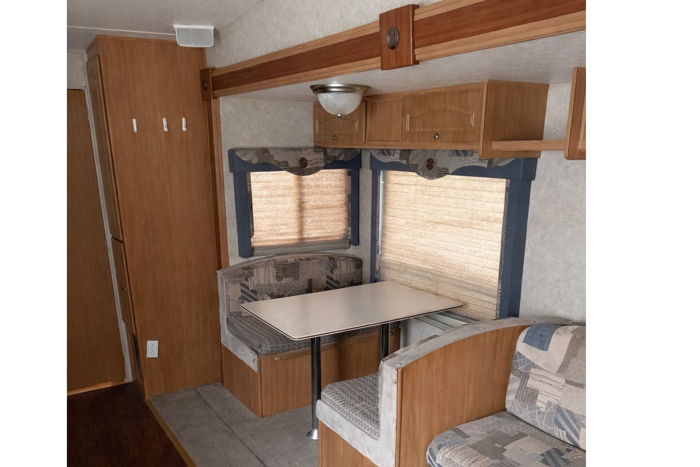 JMW Grand River 25Ft Hotel