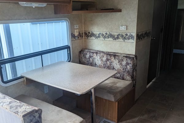 Mitch and Vanessa's Dutchmen 28' travel trailer Travel Trailer