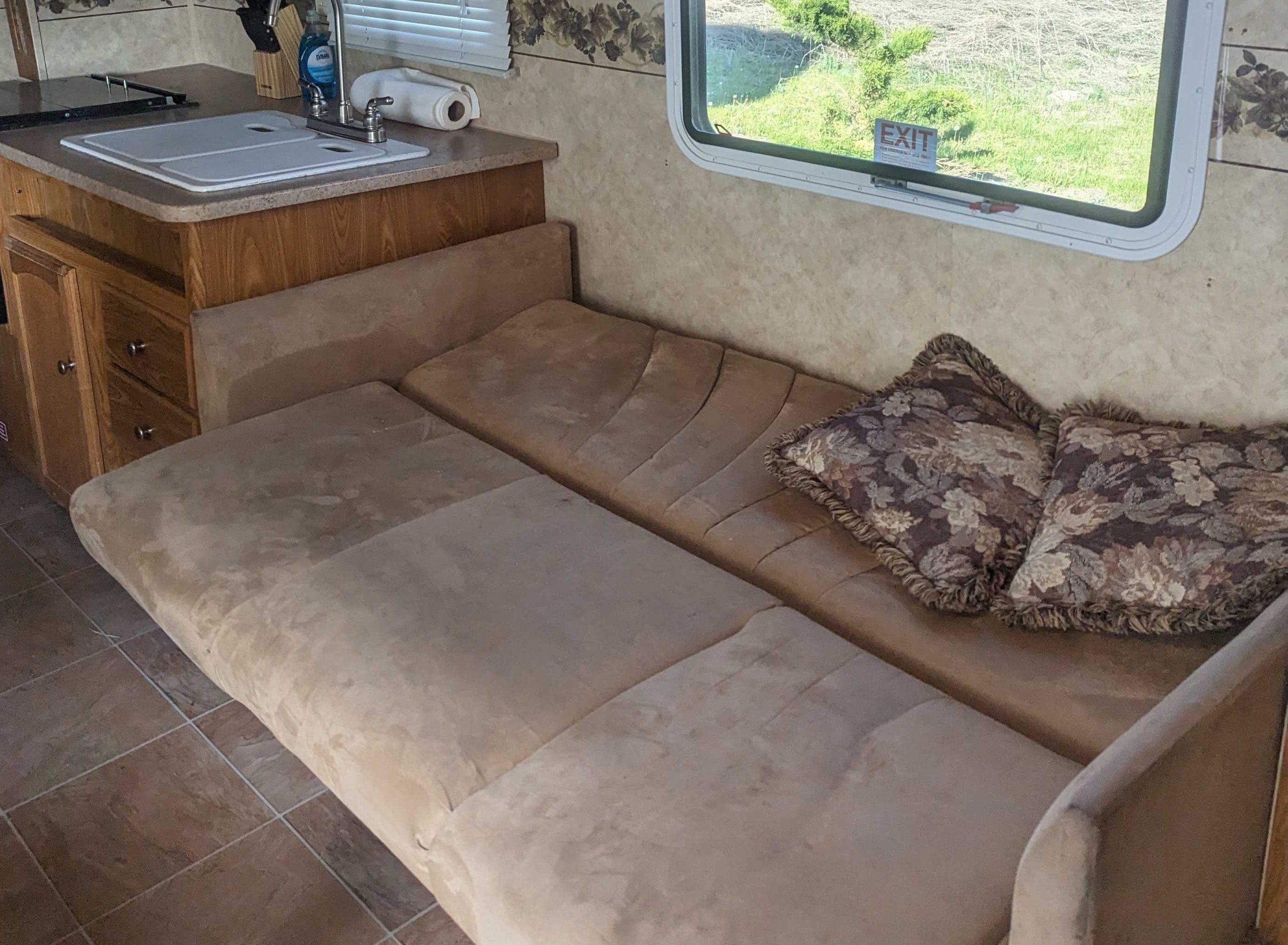 Mitch and Vanessa's Dutchmen 28' travel trailer  Travel Trailer