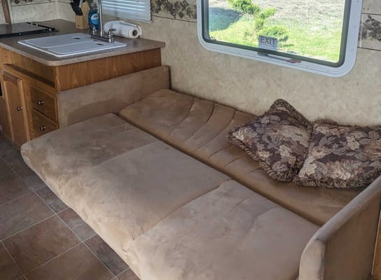 Mitch and Vanessa's Dutchmen 28' travel trailer Travel Trailer