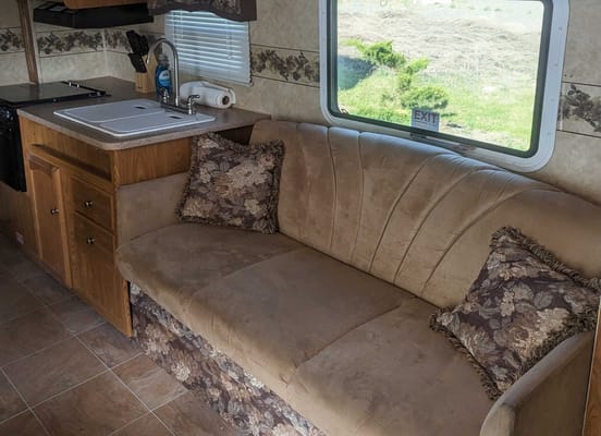 Mitch and Vanessa's Dutchmen 28' travel trailer Travel Trailer