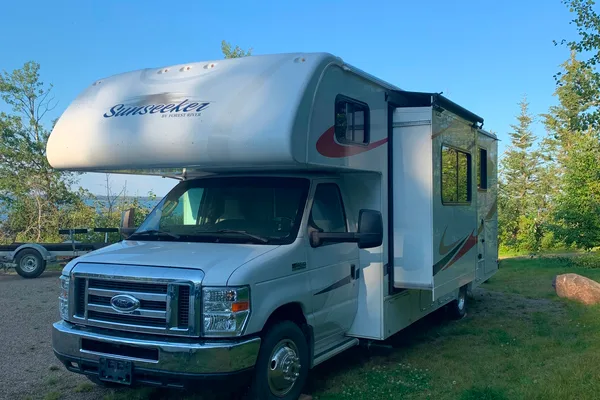 Little Missy's Forest River Sunseeker 2650S-CDW Class C