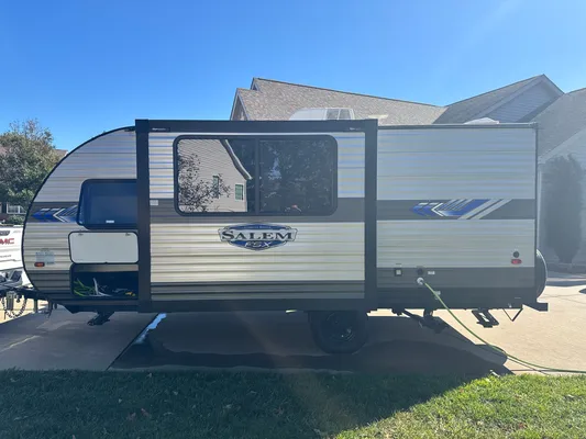 The Trailhead - Lightweight Adventure Camper