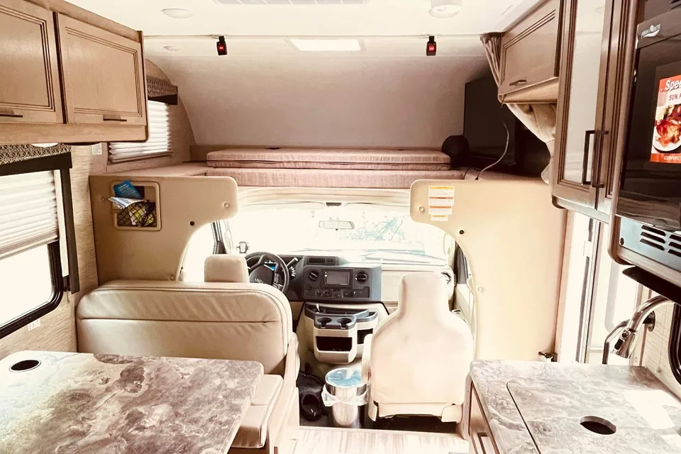 2022 Thor Four Winds – Clean, Comfortable & Road-Trip Ready