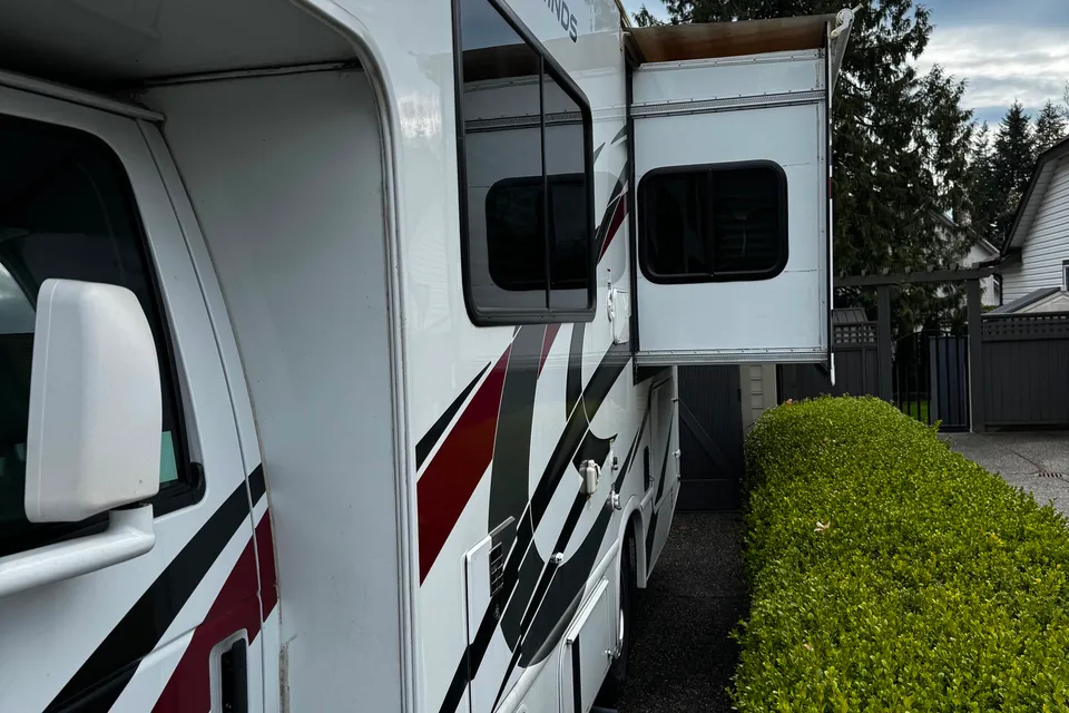 2022 Thor Four Winds – Clean, Comfortable & Road-Trip Ready